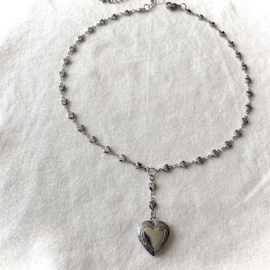 하트 로켓 펜던트가 달린 묵주 라리어트 체인 목걸이 • - Heart Locket Necklace Photo 리뷰 및 가격